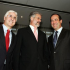 Manuel Marín, en el centro, junto a los expresidentes de Castilla-La Mancha José Bono (derecha) y José Manuel Barreda, en una imagen del 2005.