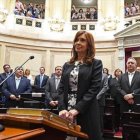 Cristina Fernández de Kirchner jura como senadora en el Congreso argentino, el pasado 29 de noviembre. /