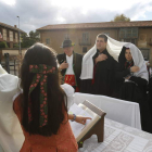 La representación de la boda, tal y como se celebraba antaño, corrió a cargo del grupo La Barbacana.