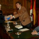 Javier García Prieto entregó ayer los inventarios a 27 entidades locales de la provincia