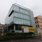 Imagen de la ampliación de los juzgados, con el cartel de la constructora, antes de la apertura. LDM