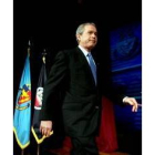 Bush sube a la tarima para hablar sobre la guerra contra el terrorismo