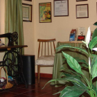 La habitación desdicada a Las Singer, dormitorio, patio y cocina de la casa rural en Mansilla de las Mulas.
