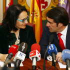 Teresa Mata y Juan Carlos Suárez-Quiñones, en el acto.