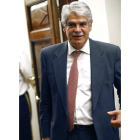 El ministro Alfonso Dastis antes de la comparecencia. J. P. GANDUL