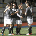 Los jugadores de la Cultural celebran el empate conseguido frente al Caudal de Mieres en un partido en el que los de Luis Cembranos supieron jugar sus cartas.