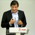 El presidente de la gestora, Javier Fernández, el pasado 20 de febrero en la sede del PSOE.