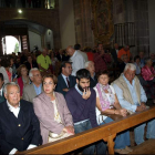 El público abarrotó la Catedral de la Montaña. A la izquierda, David Álvarez, marqués de Crémenes.