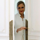 Cristina Cifuentes, tras la rueda de prensa en la que ha anunciado, este miércoles, su dimisión como presidenta de la Comunidad de Madrid.