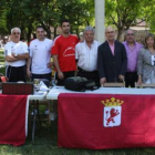 Durán y Lleida junto a parte de la delegación leonesa.