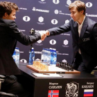 Carlsen y Karjekin firman las tablas en Nueva York.