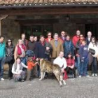 Miembros de la asociación en su parada en Valdoré