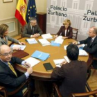 Blanco, Salgado y Sebastián, durante una reunión que mantuvieron con el PP.