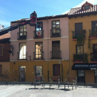 La fachada está a la intemperie desde hace años lo que ha terminado por provocar los desprendimientos.