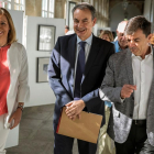 José Luis Rodríguez Zapatero junto al rector de la Universidad Complutense de Madrid, Carlos Andradas en los cursos de verano de El Escorial. /