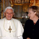 Benedicto XVI, junto a Ángela Merkel en una imagen de archivo