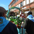 La Virgen del Rosario durante la procesión hacia la ermita de Otero. MEDINA