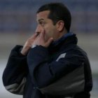 El leonés Miguel Ángel Álvarez Tomé pide a sus jugadores que no se relajen ante la Cultural.