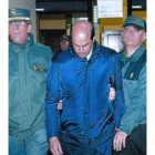 El exdirector de Vitalia Antonio Albarracín es llevado a prisión, ayer.