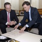Amilivia, con el presidente de la Diputación de Segovia, Francisco Vázquez.