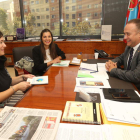 Yolanda Ferreras y Soraya Mayo, de la asociación de autónomos, ayer con el presidente del Consejo.