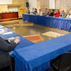 La comisión de seguimiento se reunió ayer en el palacio del Conde Luna. FERNANDO OTERO PERANDONES