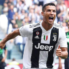 Cristiano Ronaldo celebra su primer gol con la Juventus. ALESSANDRO DI MARCO