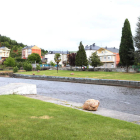 Buena parte de las actividades programadas tendrán lugar en la playa fluvial. ANA F. BARREDO