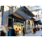 Imagen exterior de la Joyería del Carmen que mañana cierra sus puertas para siempre. SECUNDINO PÉREZ