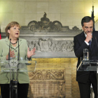 Angela Merkel y Andonis Samarás en un momento de su comparecencia ante los medios.