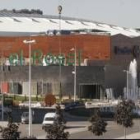 El centro comercial El Rosal abrirá mañana sus puertas al público