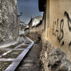 Imagen del lamentable estado en el que se encuentra la muralla medieval de León.