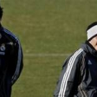 El jugador David Beckham, durante la sesión de entrenamiento del Real Madrid, ayer en Valdebebas