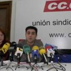 Eloína Terrón y Miguel Herreros en la rueda de prensa celebrada ayer en la sede de CC.OO. de León