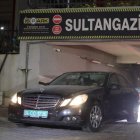 El vehículo diplomático investigado por la policía turca. BOZOGLU