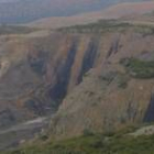 La imagen recoge el enorme impacto ambiental de un cielo abierto en Santa Cruz de Montes (Torre)