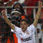 Jesús Navas celebra un gol con el Sevilla.