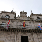 Fachada principal del Ayuntamiento de Ponferrada.