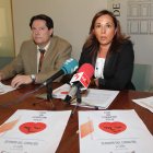 El doctor Estéban García y la concejala en la presentación.