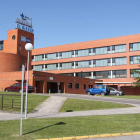 Imagen de archivo del exterior del Hospital del Bierzo.