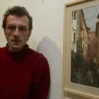 El pintor leonés afincado en Oviedo Sergio Tomé, en una exposición anterior