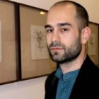 El artista gallego Jaime Refoyo, durante la apertura al público de su exposición