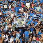 La marea azulona dio un colorido especial al estadio Reino de León