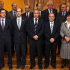 Foto de familia de los quince rectores reunidos en León en la jornada de ayer.