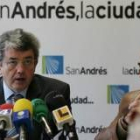 Miguel Martínez y Manuel Rubial durante la rueda de prensa de presentación de los presupuestos