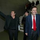 El presidente regional del PSOE, Ángel Villalba,  junto al responsable de Acom, Laudino Garcia