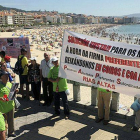 Manifestación de afectados por las preferentes en la localidad de Sanxenxo (Pontevedra).