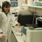 La profesora de la Universidad de Valladolid Alicia Armentia y la técnico de Alergia Blanca Martín de foto.