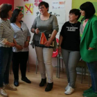 La candidata del PSOE visitó la Fundación Secretariado Gitano. DL