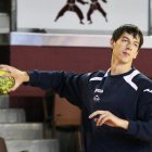 El jugador ruso del Ademar, Alexander Tatarintsev, en un entrenamiento.